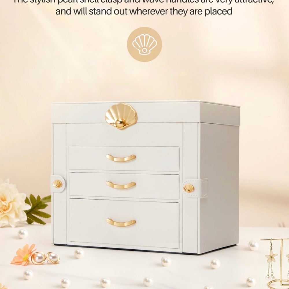 White Seashell Jewelry box with Gold Accents NWT - Picture 4 of 12